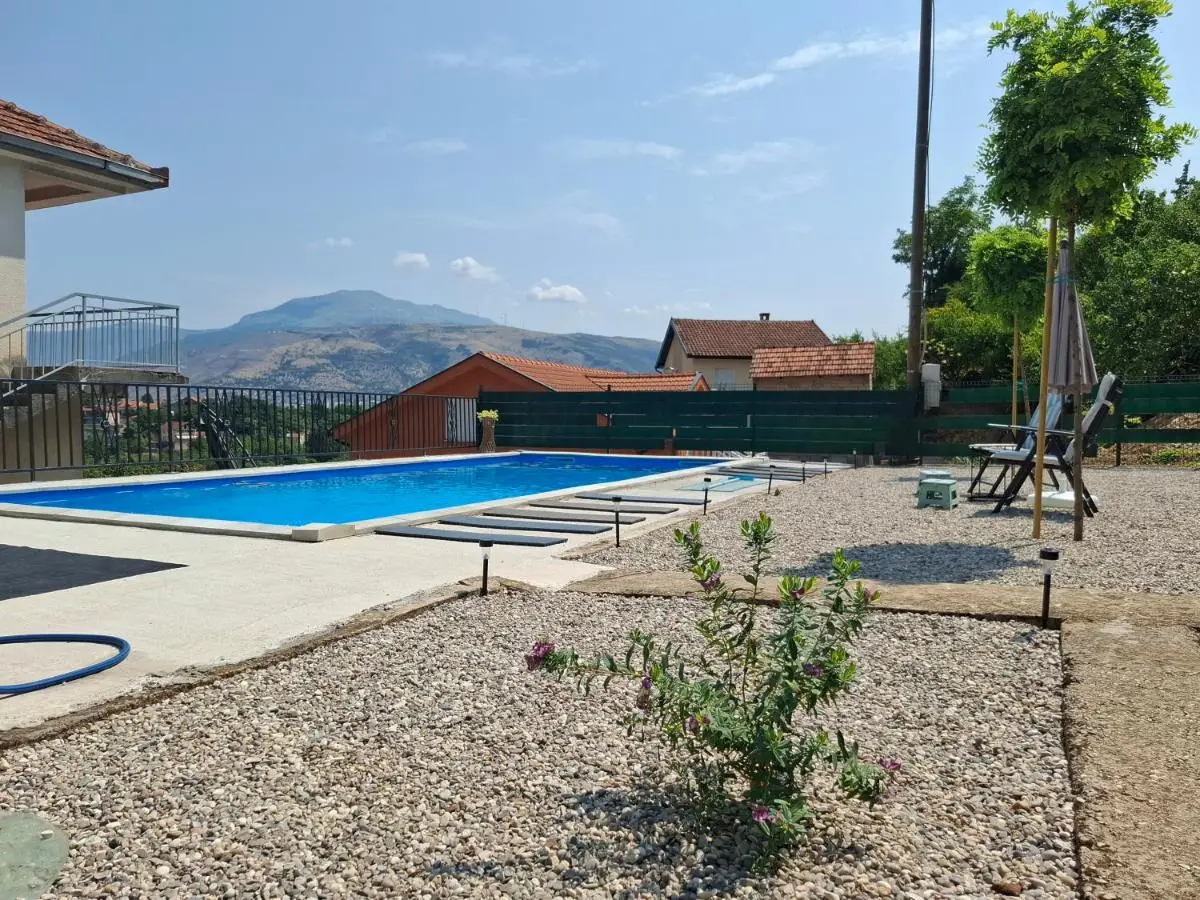 Apartman ZORA s bazenom sa slanom vodom - nova sezona!