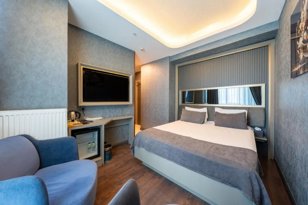 216 Eagle Palace Suite