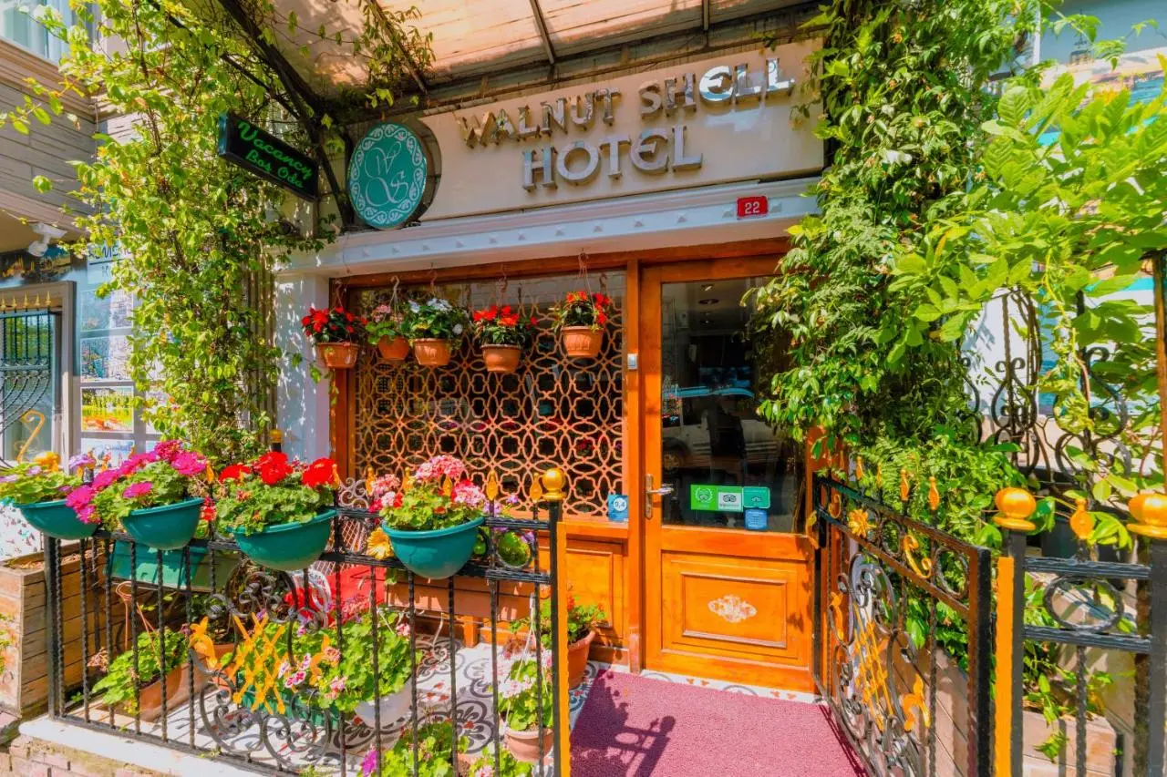 Walnut Shell Hotel