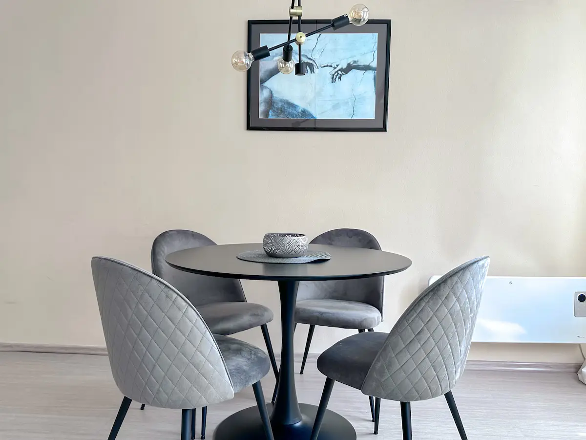 Stylish Apartment Close to Everything