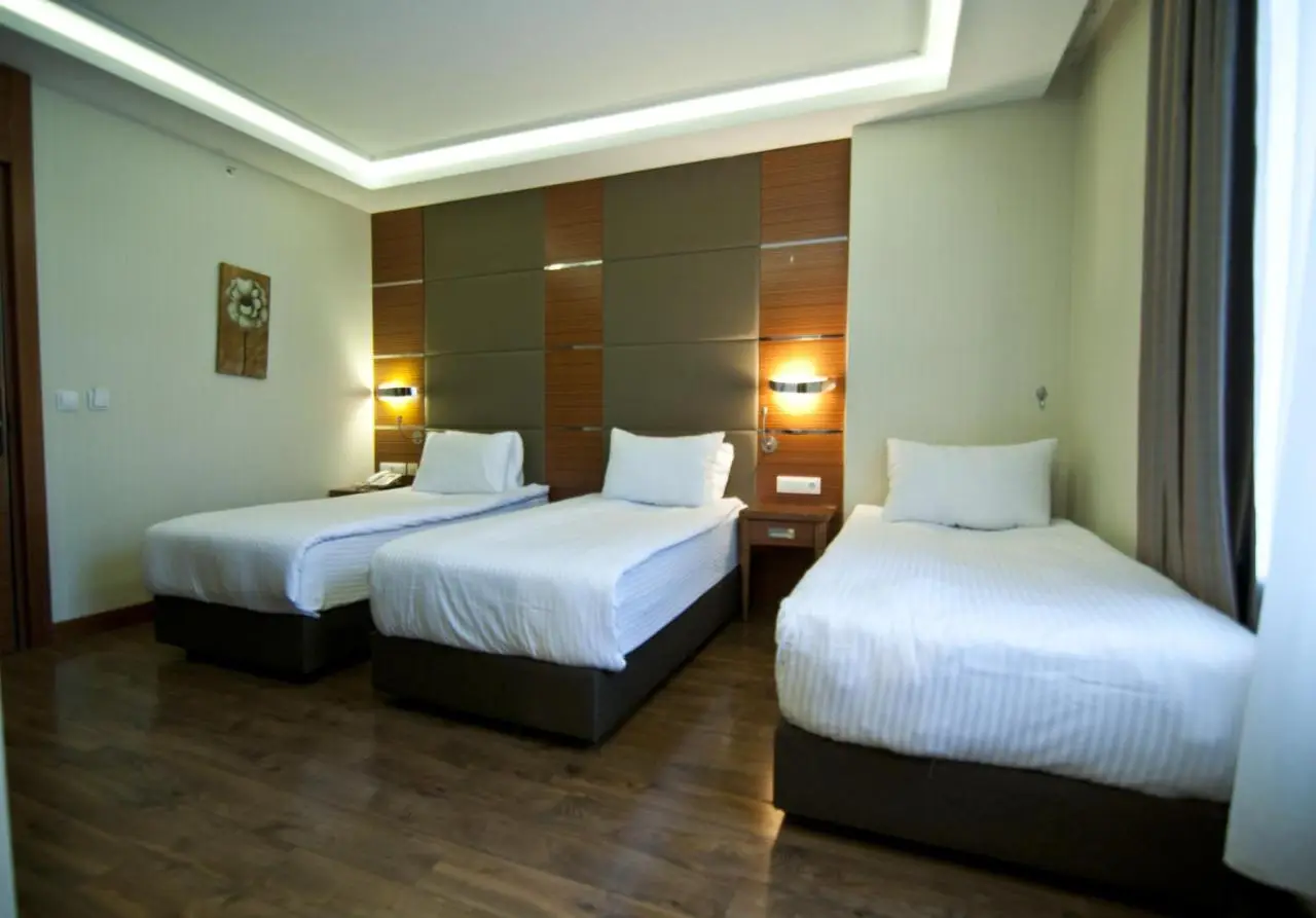 Glorious Hotel