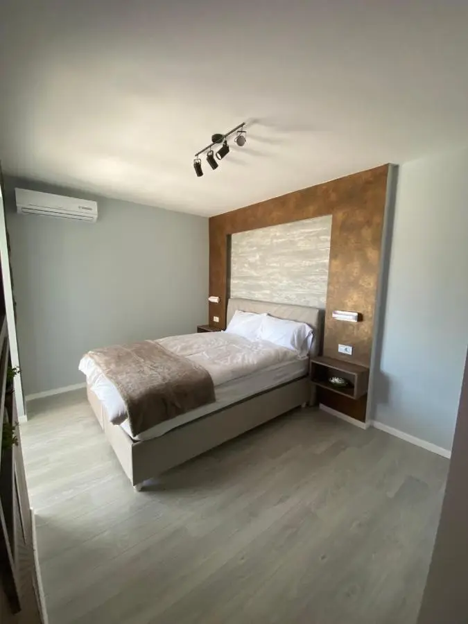 Diamond apartments