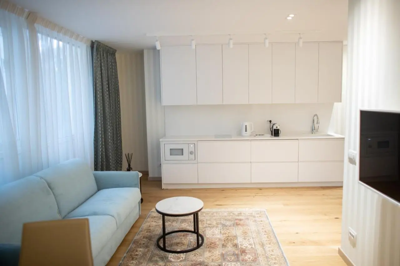 Seven Luxury Suites