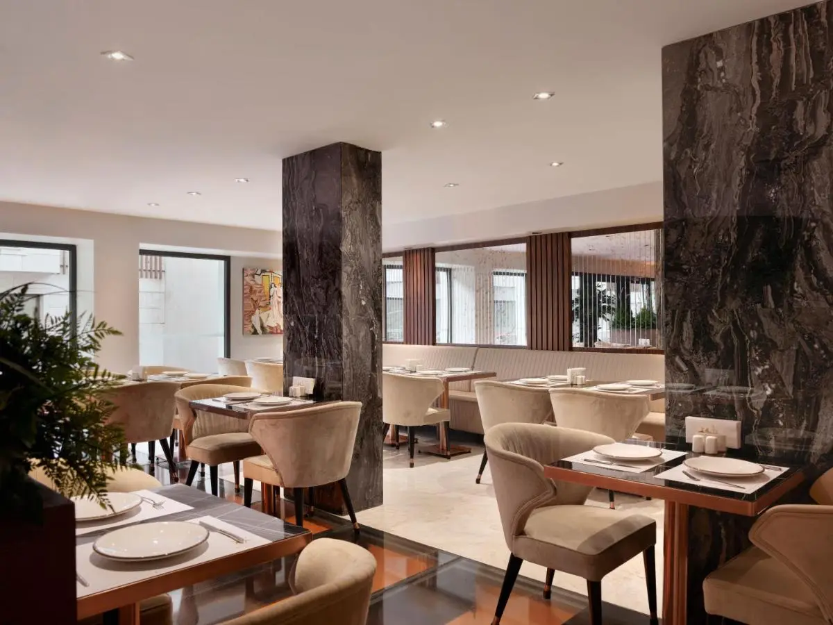 Shining Star Hotel