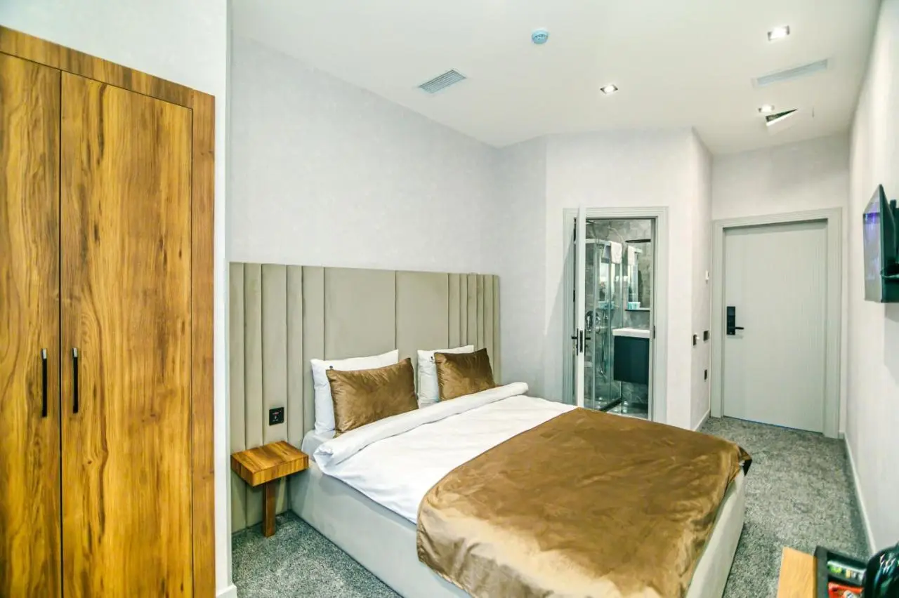 GREEN PARK HOTEl