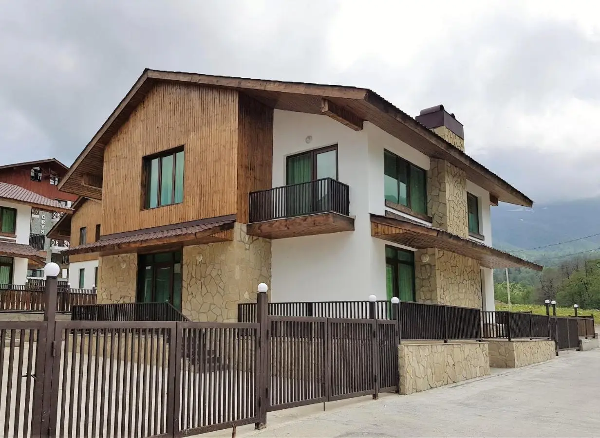 Crystal Town House