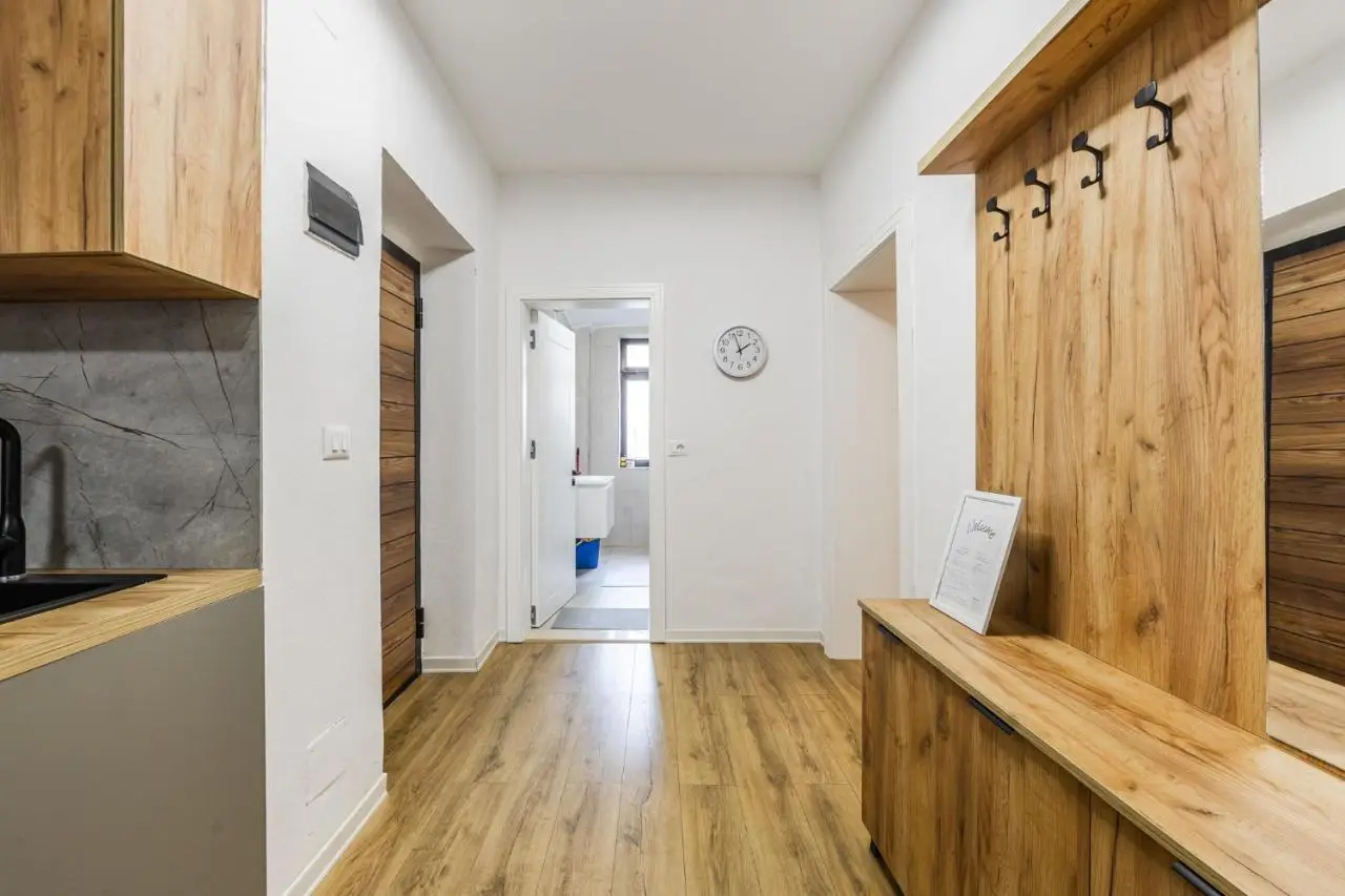 City Center Apartment Cozy 1BR with Patio by PikHost