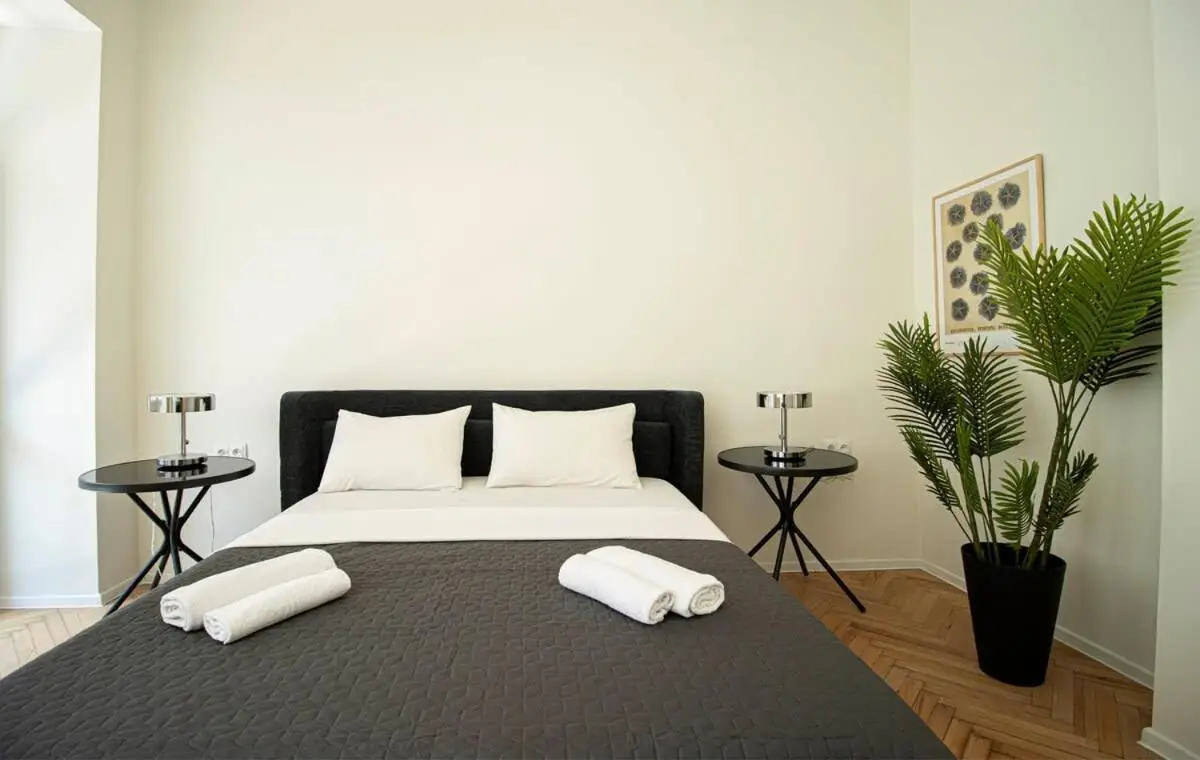 Chic 3BR Apt Near Fabrika - By Wehost