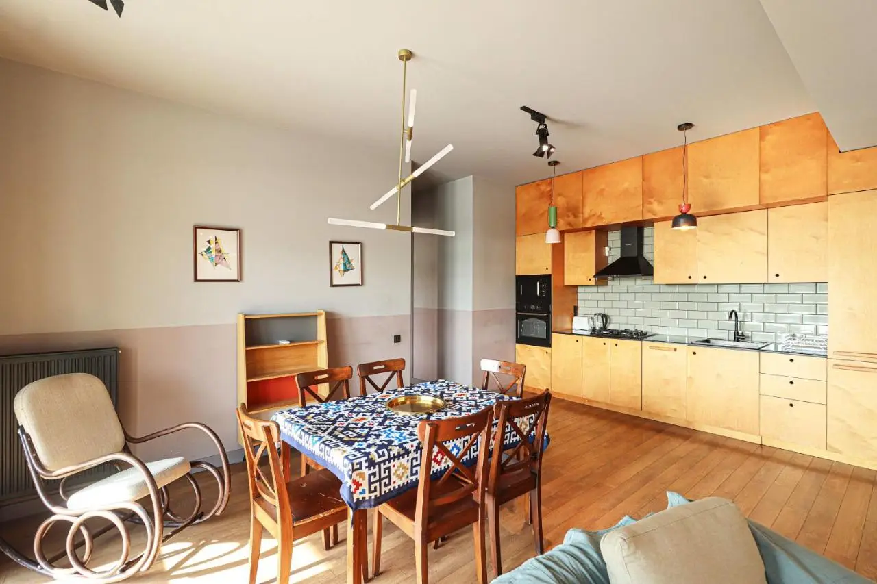 Wehost Apartment - On-site Pool & Gym - Not Included