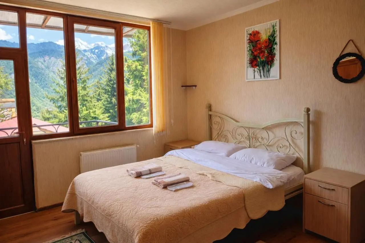 Hotel forest echo