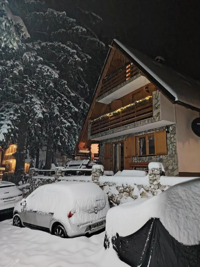 Vikendica RAJ