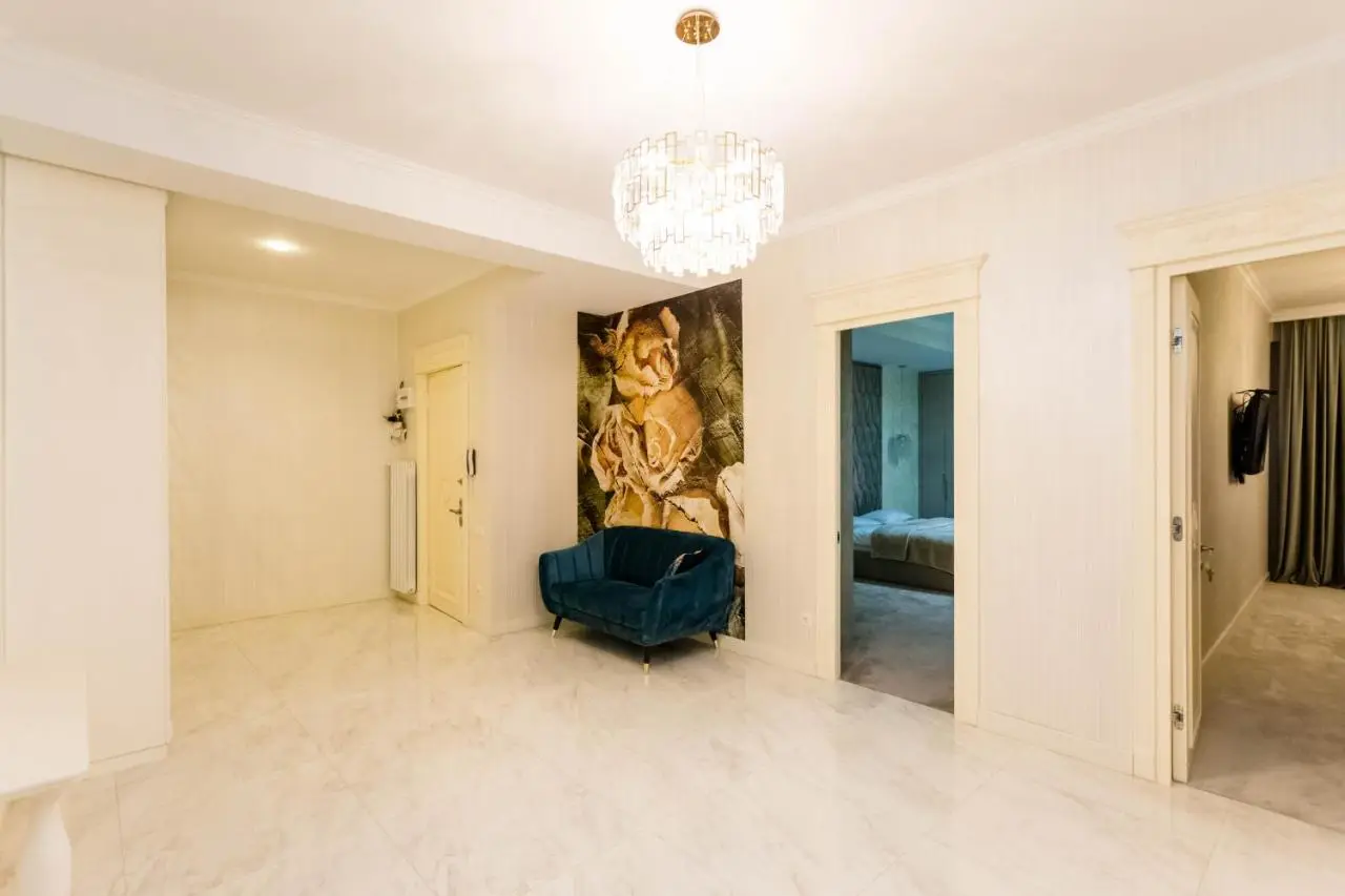 2 Bedroom Deluxe Apartment In The City Center
