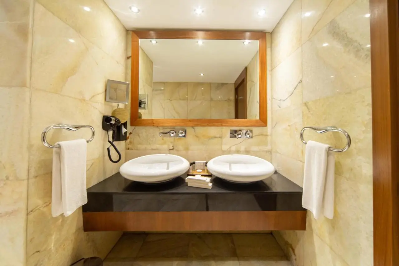 Crowne Plaza Istanbul Harbiye by IHG