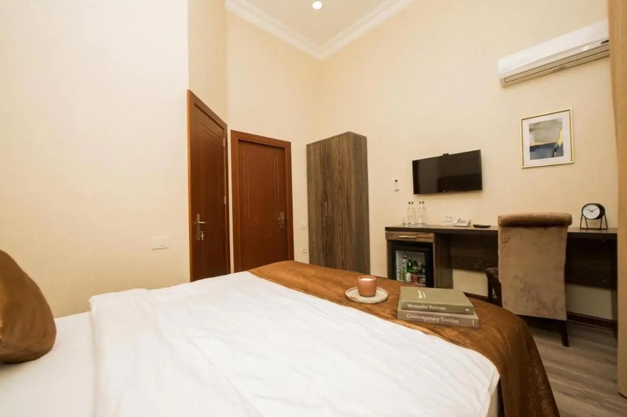 Passage Hotel & Apartments