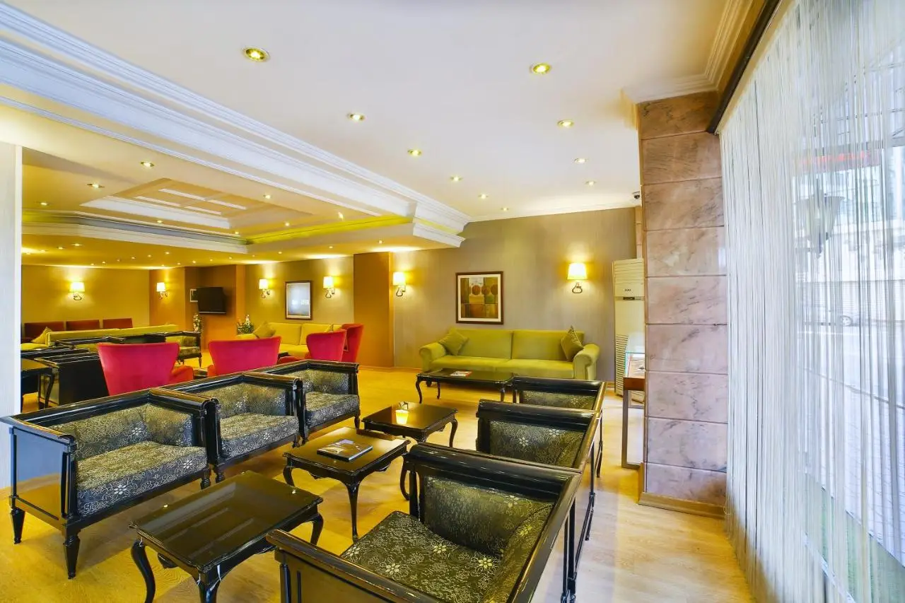 Hotel Grand Emin