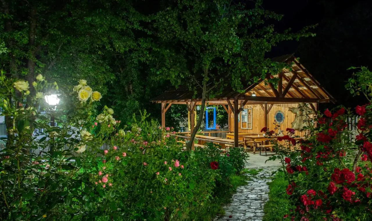 Villa Mestia Hotel