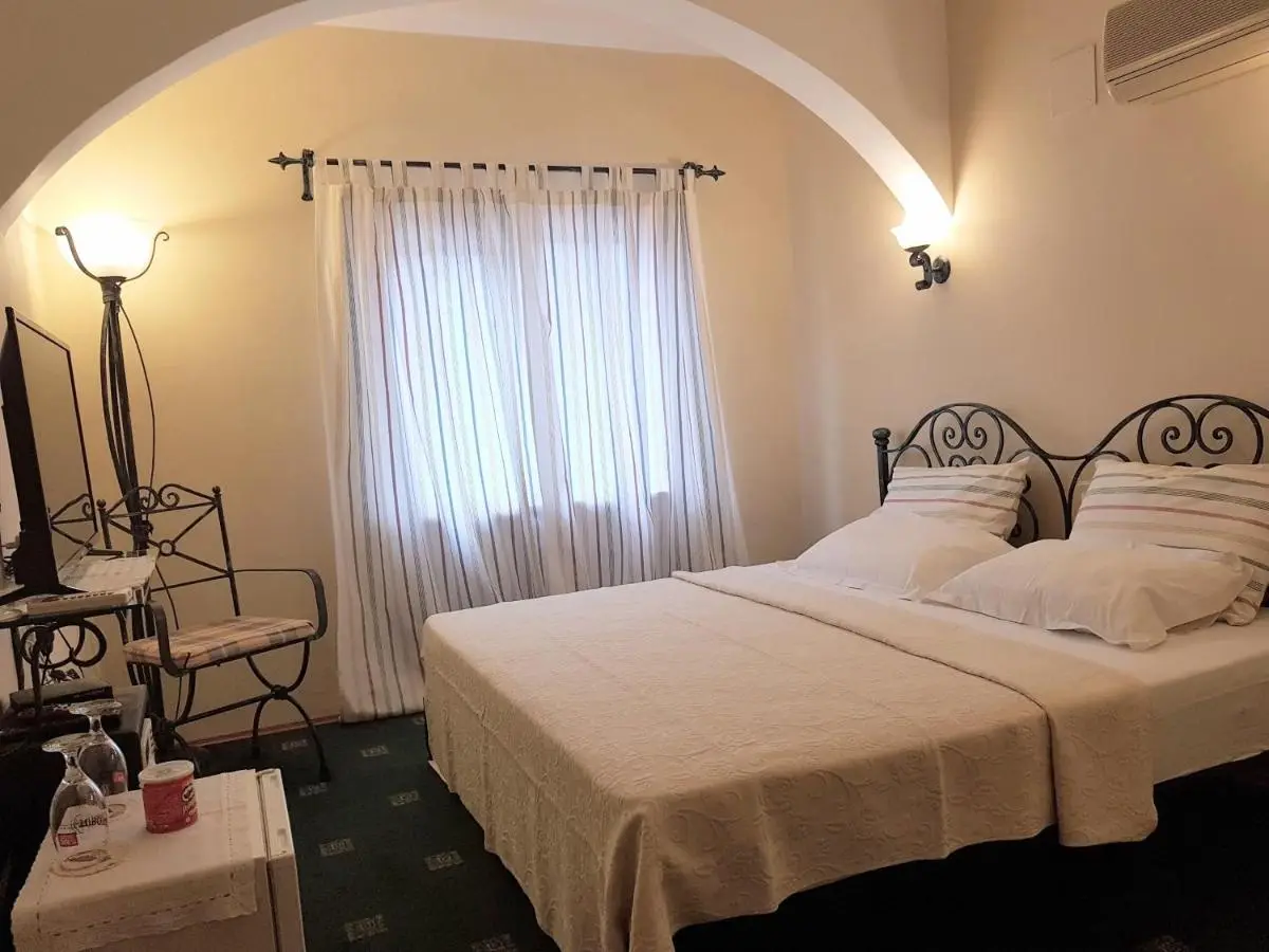 A&B Home Hotel