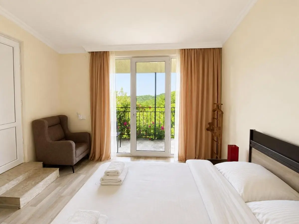 Lia's Guest House