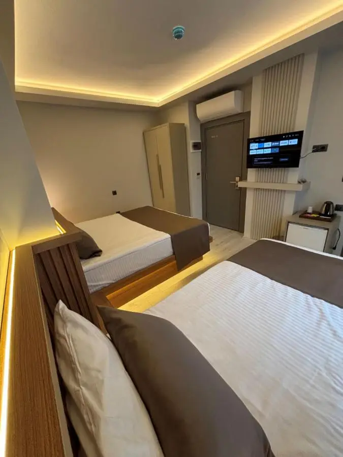 Airport Corner Hotel