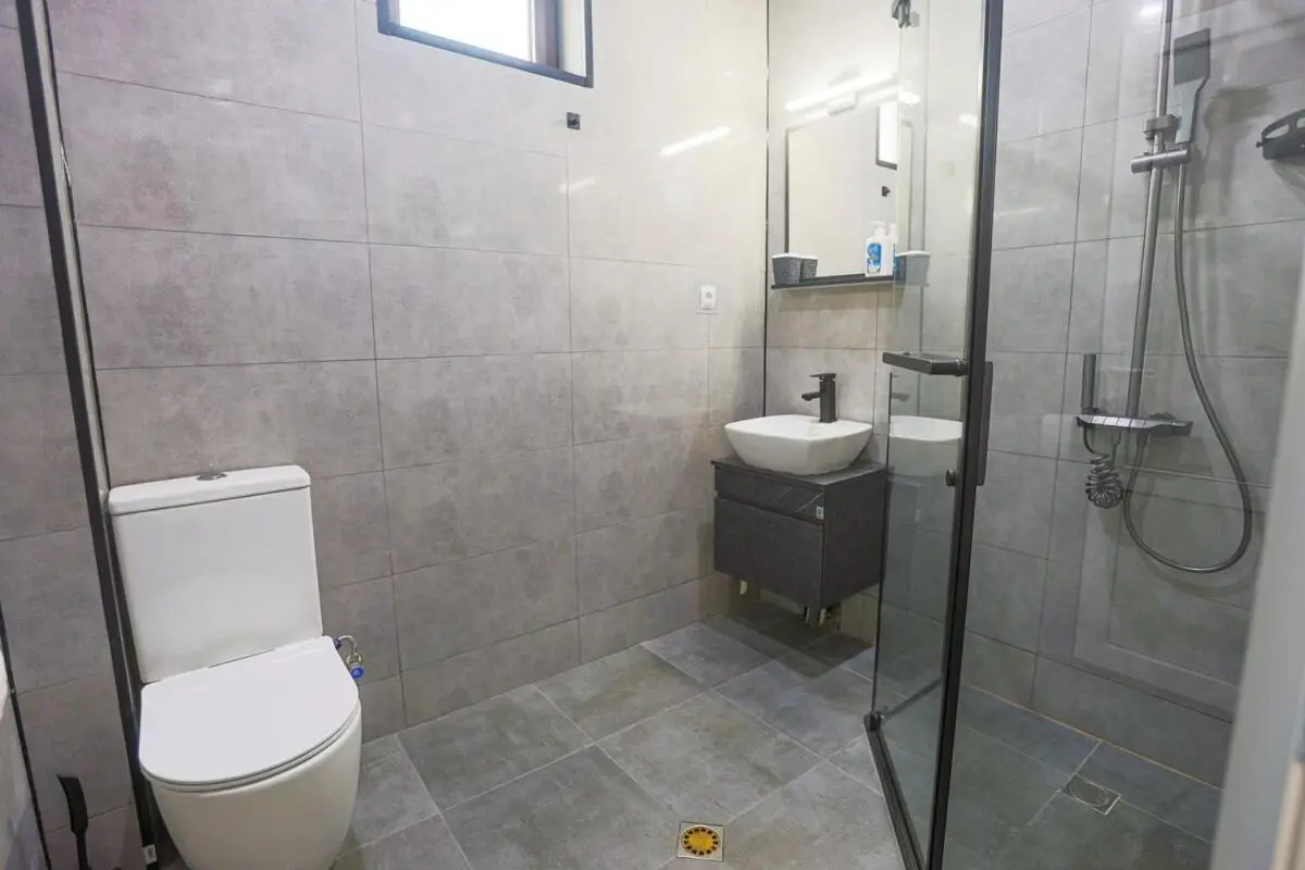 Brand-New 2BR House with Garden