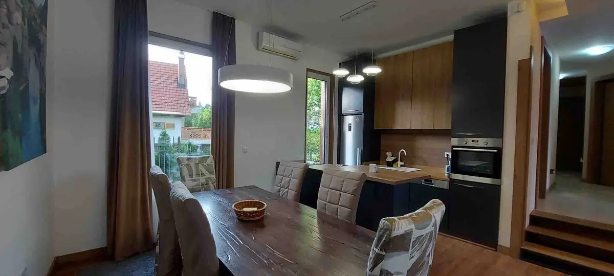 Villa Wood & Green Pool & Spa Residence