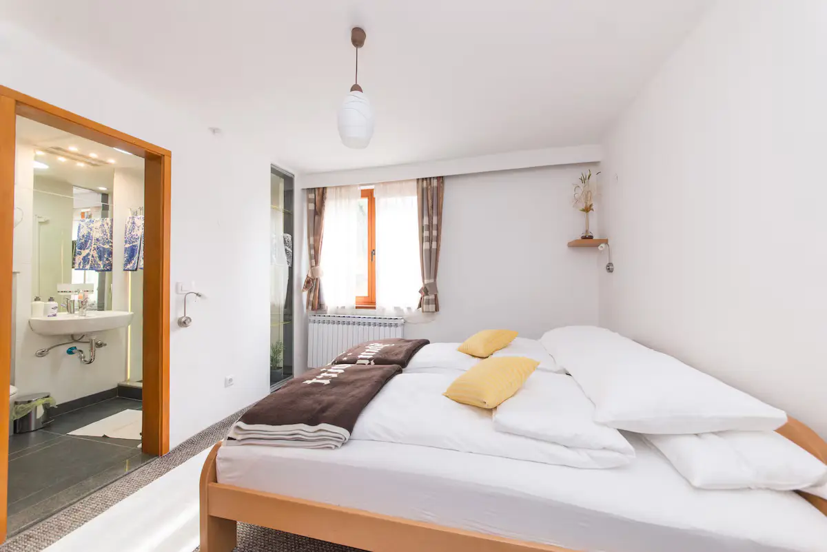 Charming Room Old Town Sarajevo- Free Parking