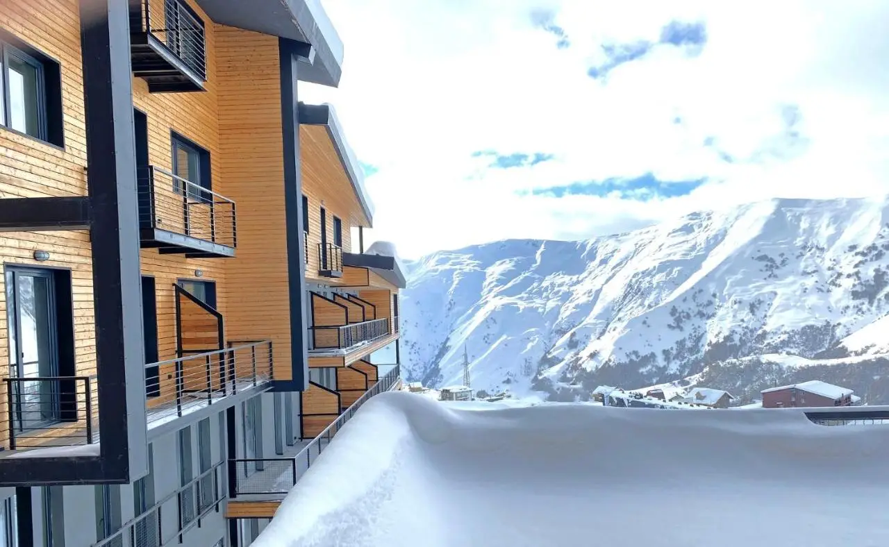 Cozy 2 bedroom apartment in the Gudauri centre - ski in/ ski out