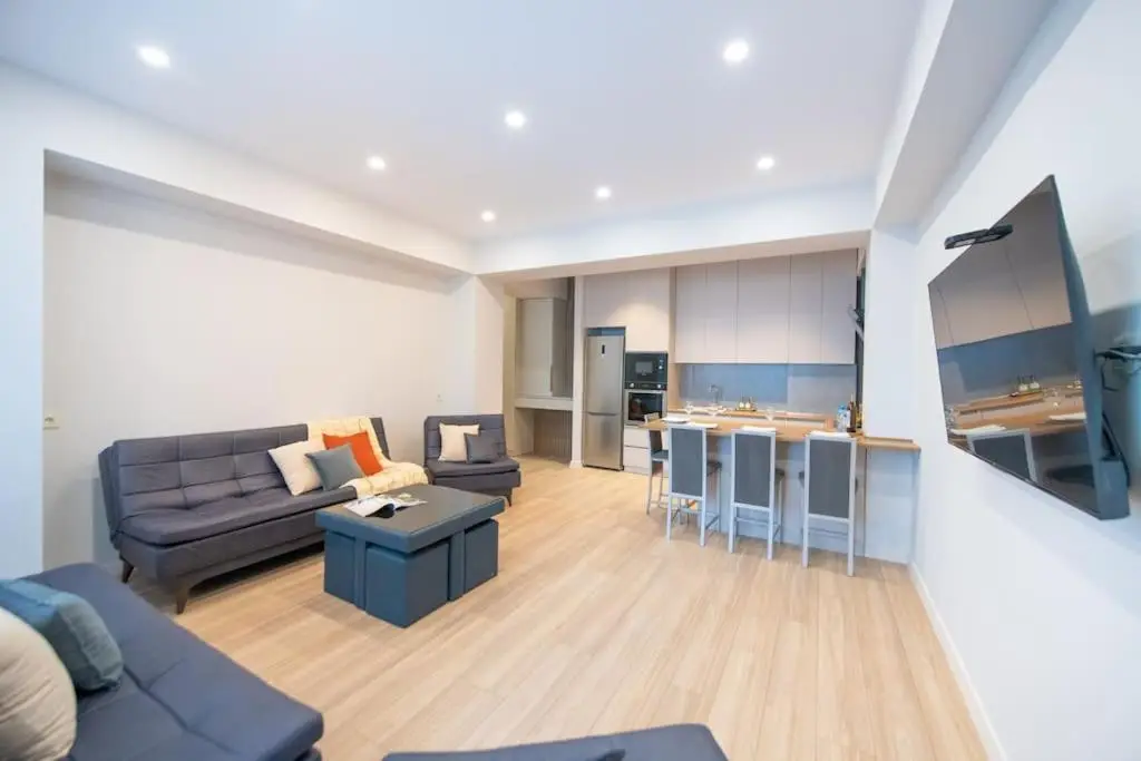 ProRealty -2BR apartment with fantastic view to city
