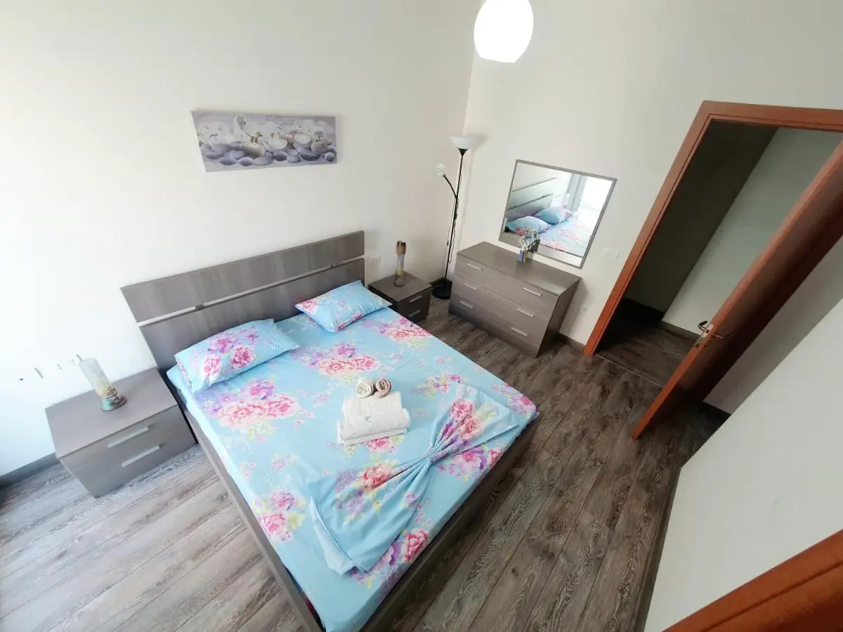 Apartament me qera Lungomare Vlore Mari