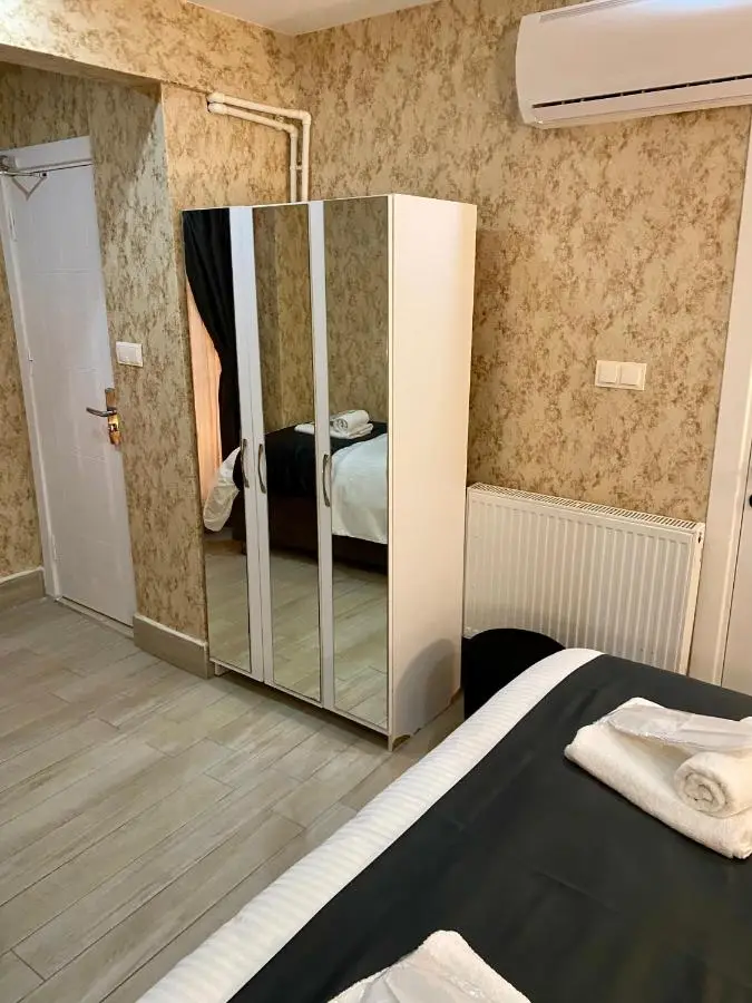 Honey Hotel