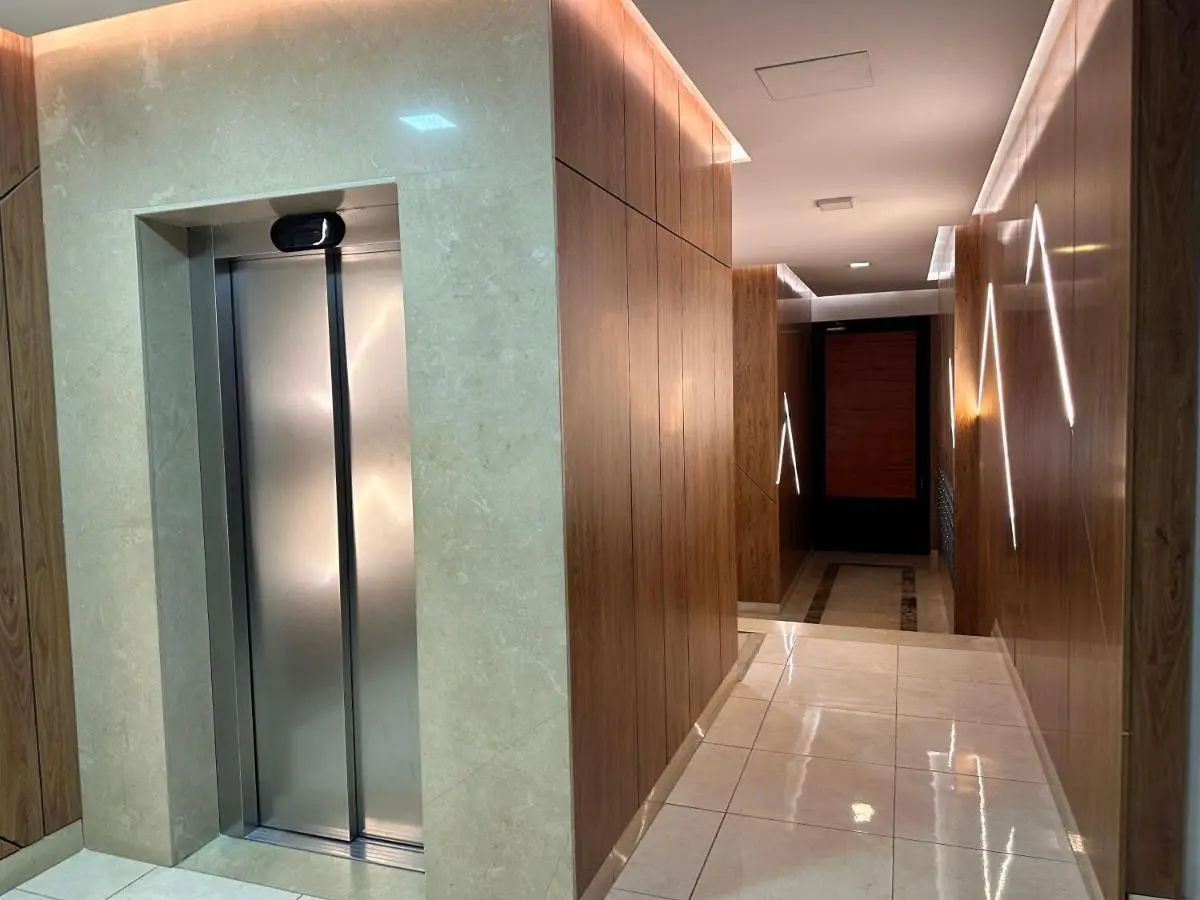 Spacious 2-Bedroom Apartment Near Center