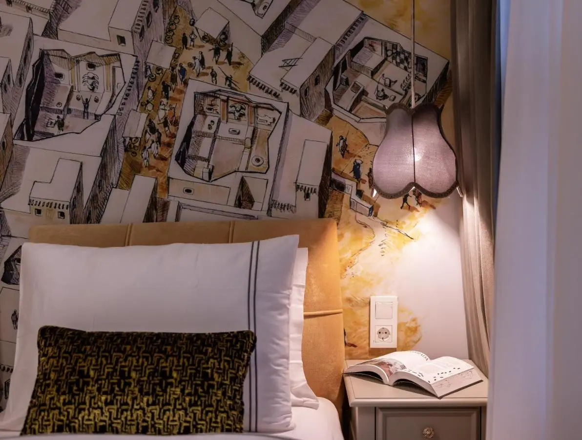 9 Doors Hotel