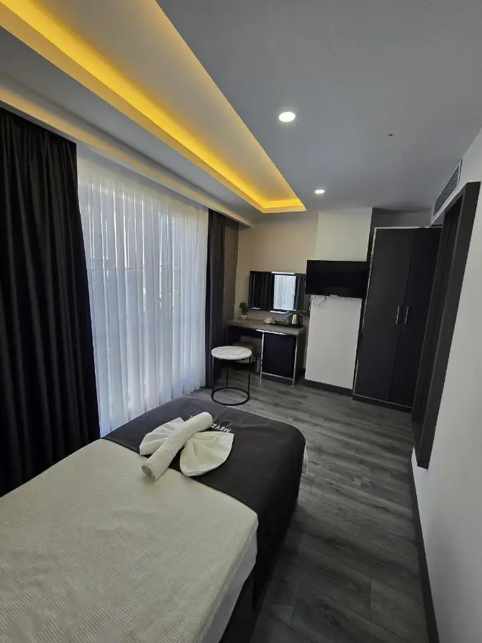 Meyzi Hotel