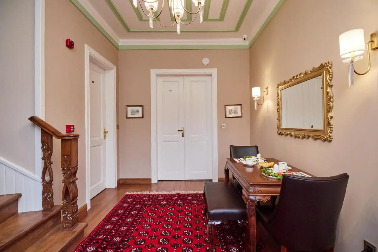 White Palace Old City Boutique Hotel