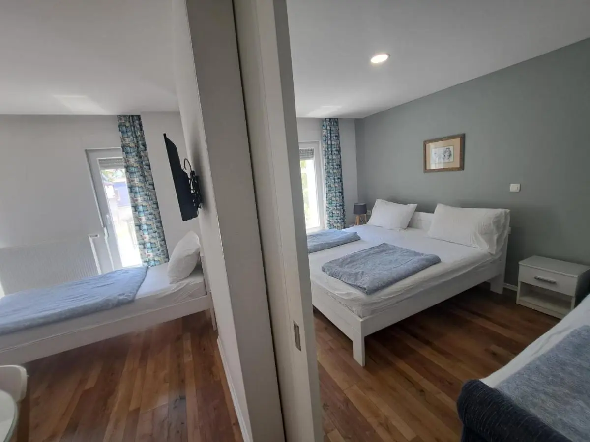 Villa Flower with Free Onsite Parking