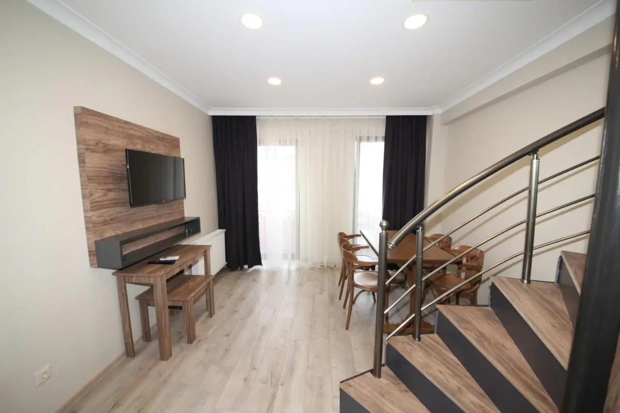 Corner Suite