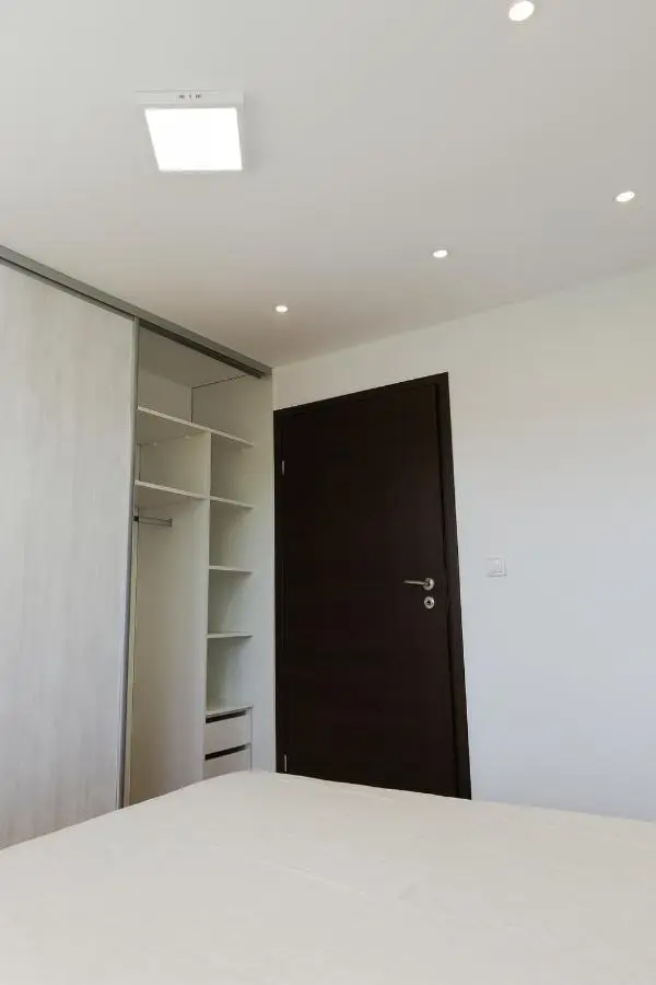 Green Riverside Apartment