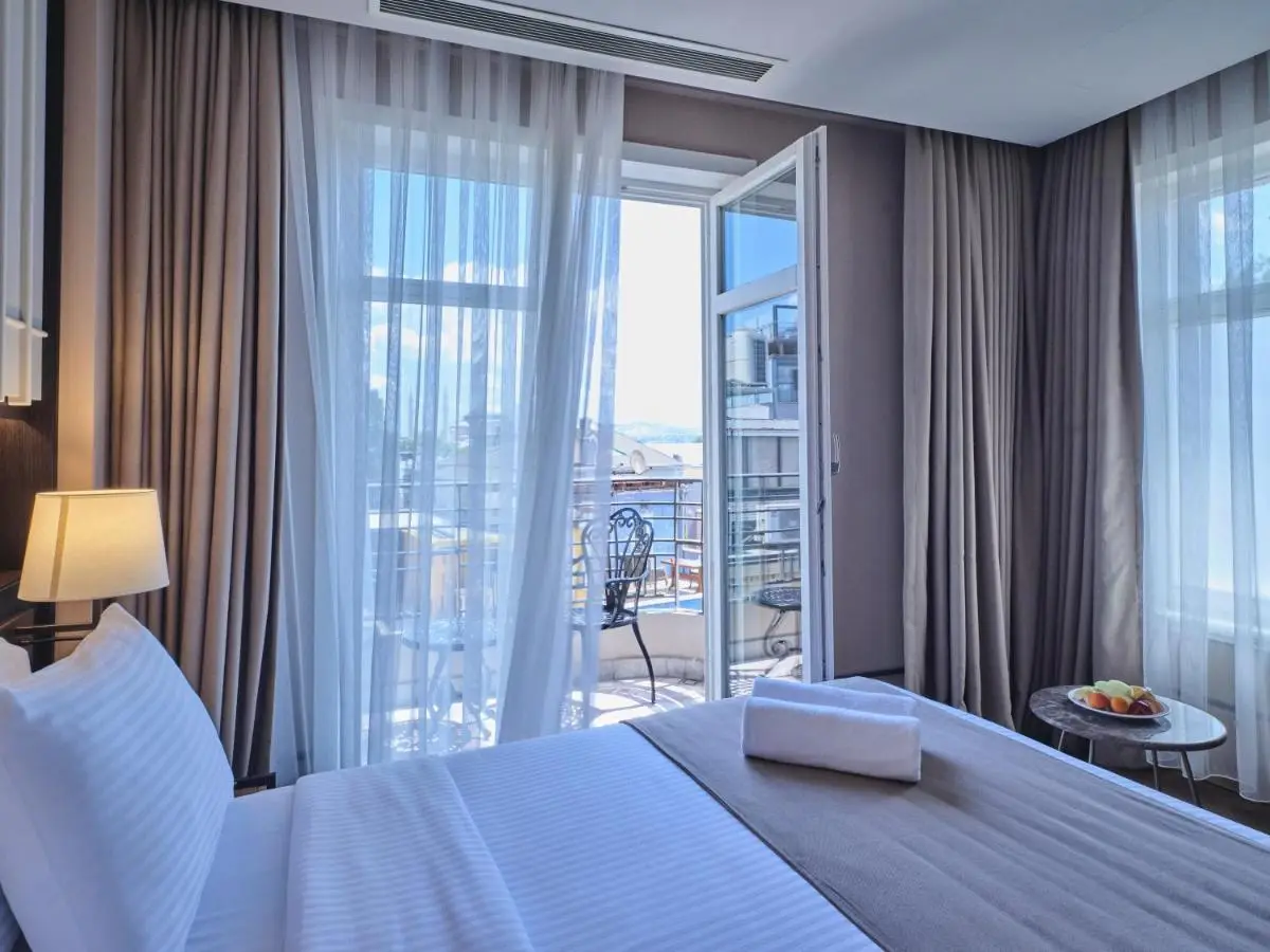 Four-G Hotel Premium