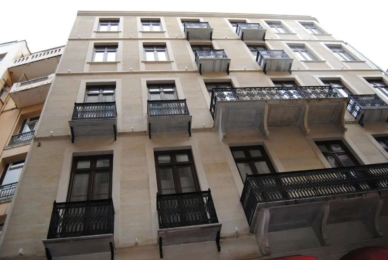 Pera Residence