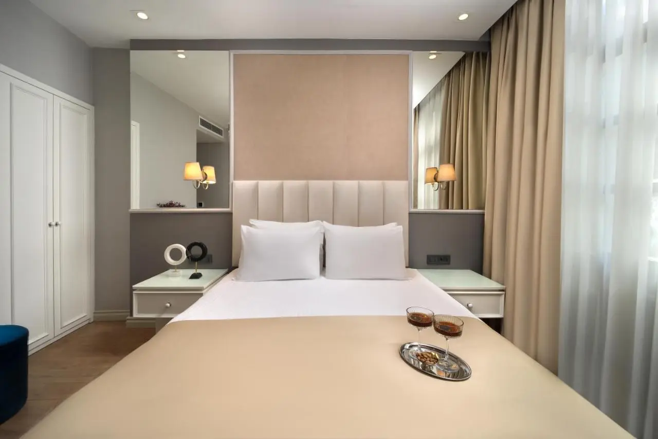 Ess Hotel