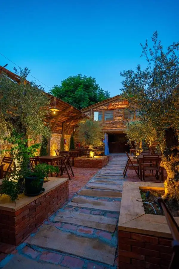GJUHADOLI HOTEL Restaurant
