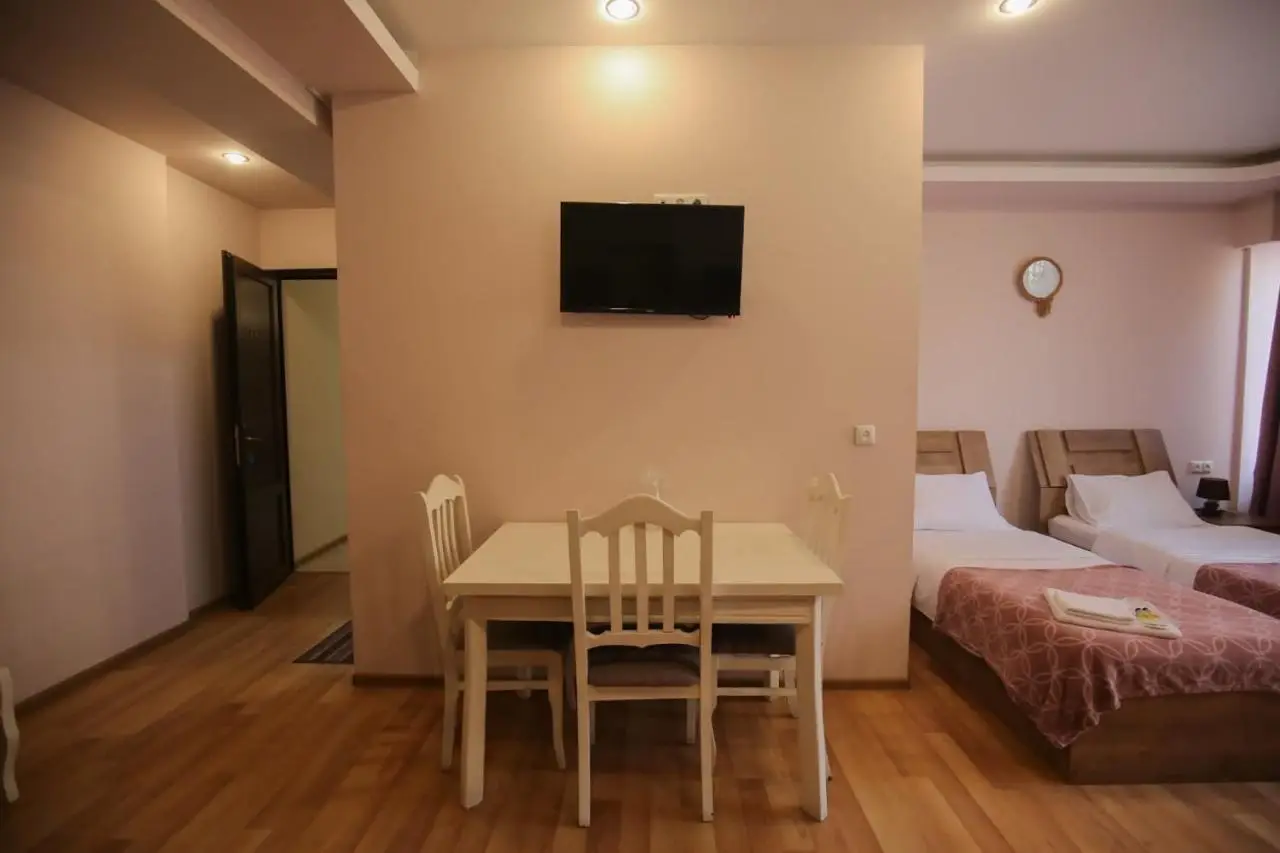 Hotel Caucasus
