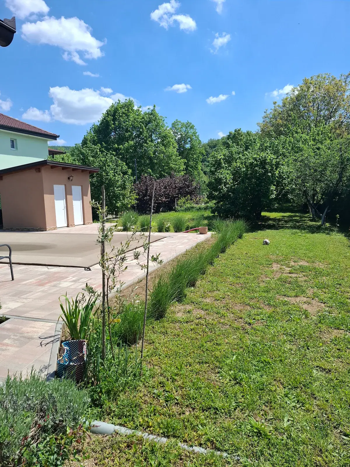 VILLA about min 3 persons - max 6 persons.