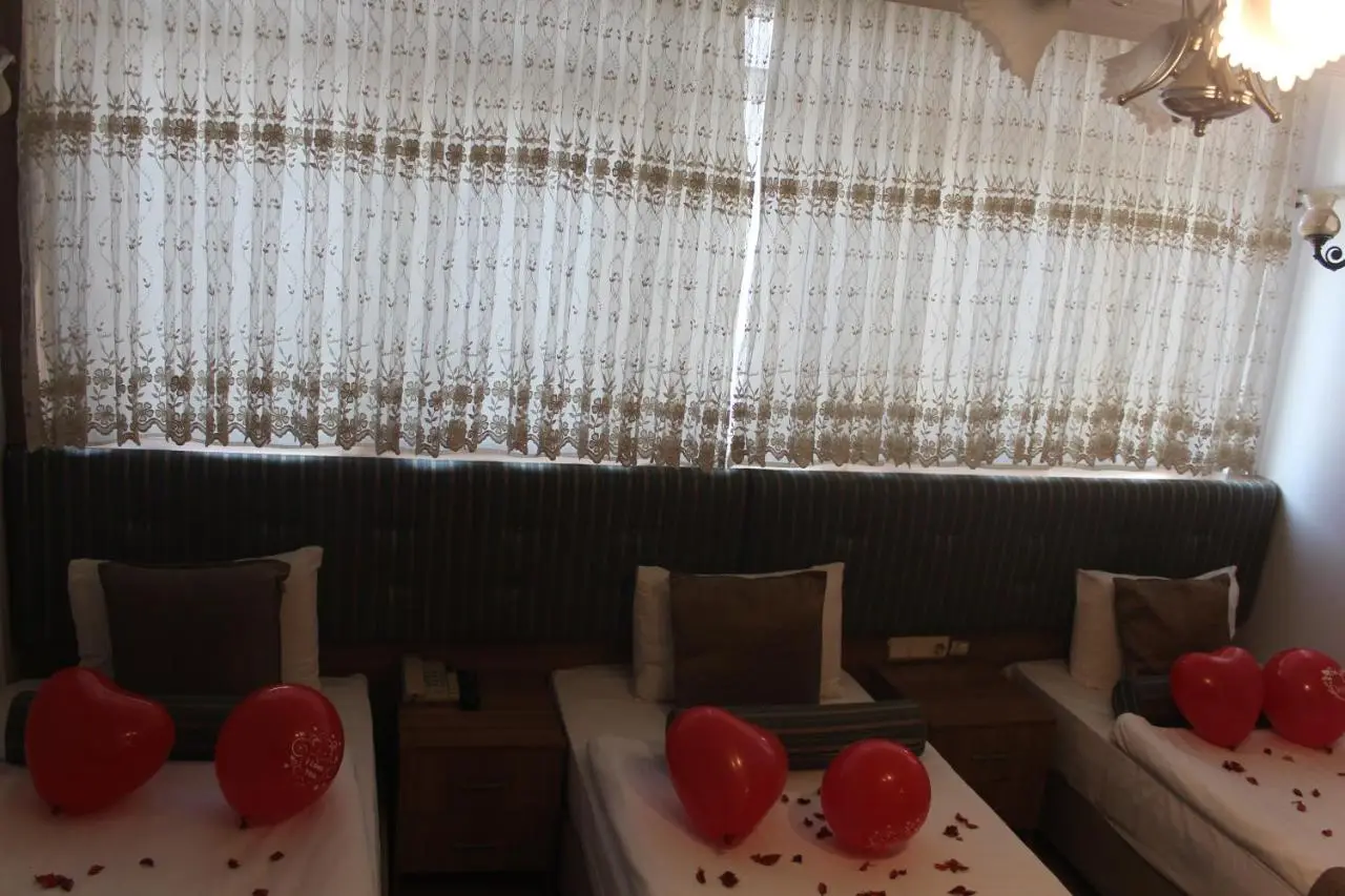GROSS HOTEL