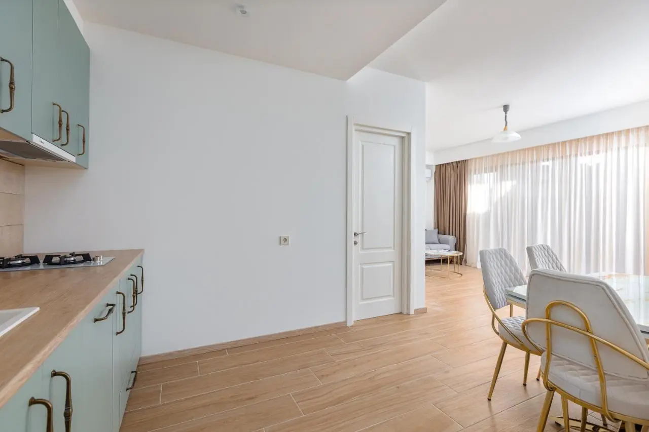 Fresh Air & Panoramic View (Floor 1 & 2)