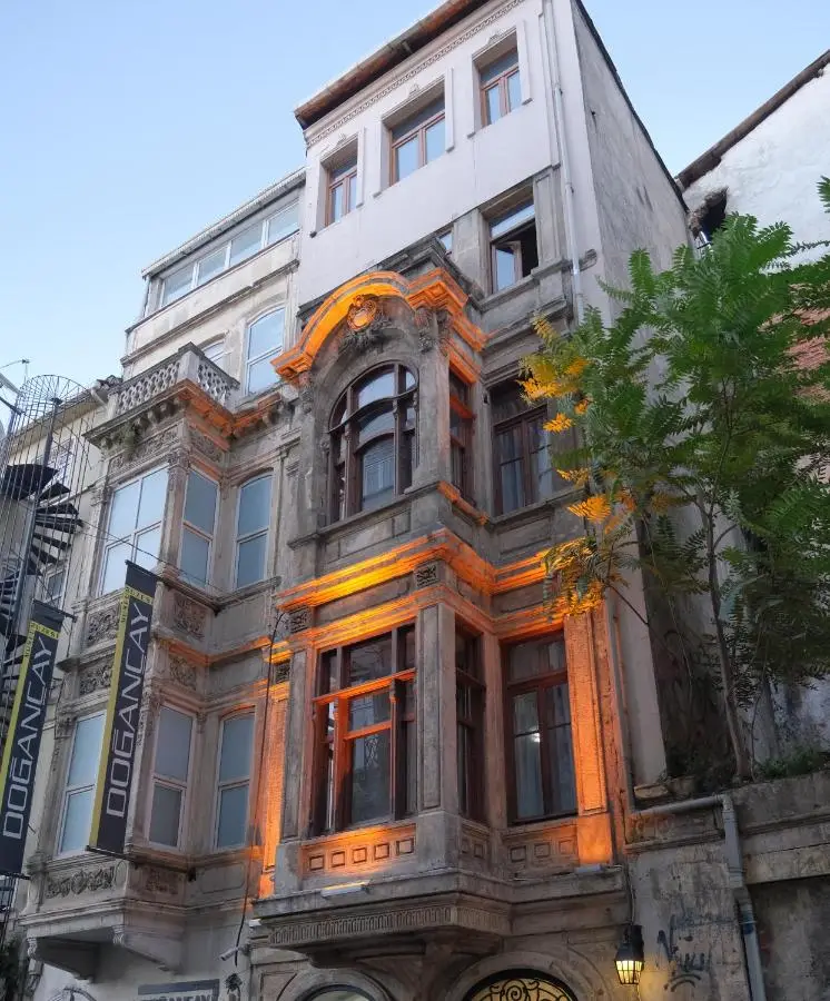 Adamantides Hotel