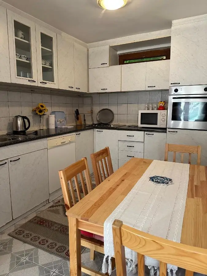 Yasmin Apartments - Your Window to Sarajevo