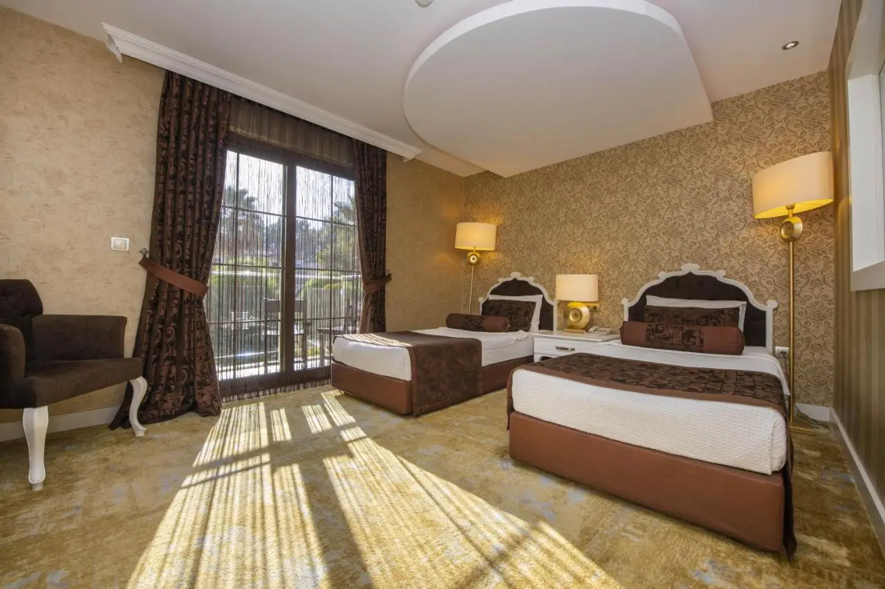 Han Deluxe Hotel