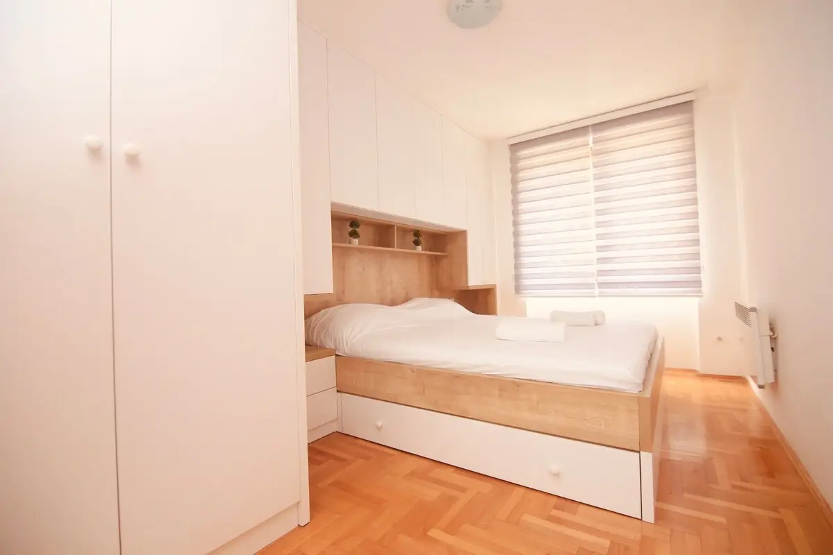 DeluxeSuite, Full Kitchen, KingSize Bed, AC WiFi