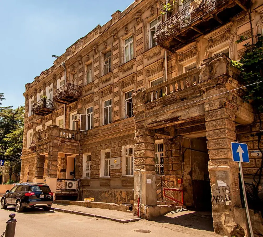 Hermes Apartment